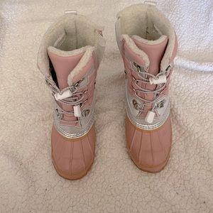 Land’s End girls snow boots with zipper. Size 2.